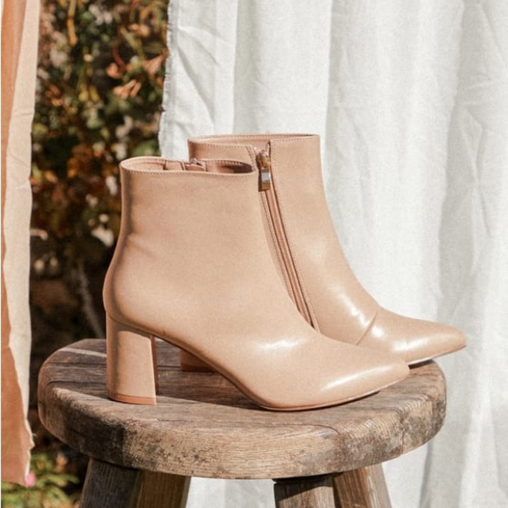 Lulus Sarai Light Nude Pointed-toe Ankle Booties Beige - Size 6